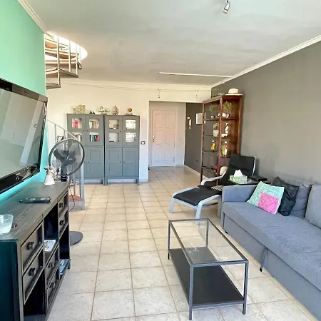 La Pineda Beautiful Duplex Free Wifi Apartment